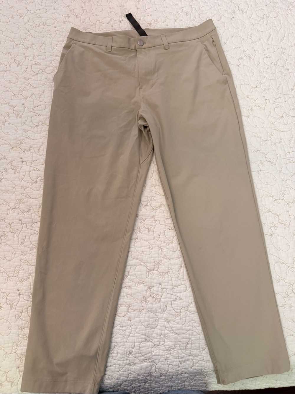 Men's size 34x28 LululemonCasual Stretch Chino Pants - Khaki
